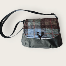 Load image into Gallery viewer, Bee or Deer Purse