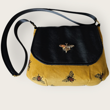 Load image into Gallery viewer, Bee or Deer Purse
