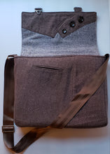 Load image into Gallery viewer, Laptop Messenger