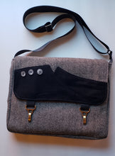 Load image into Gallery viewer, Laptop Messenger